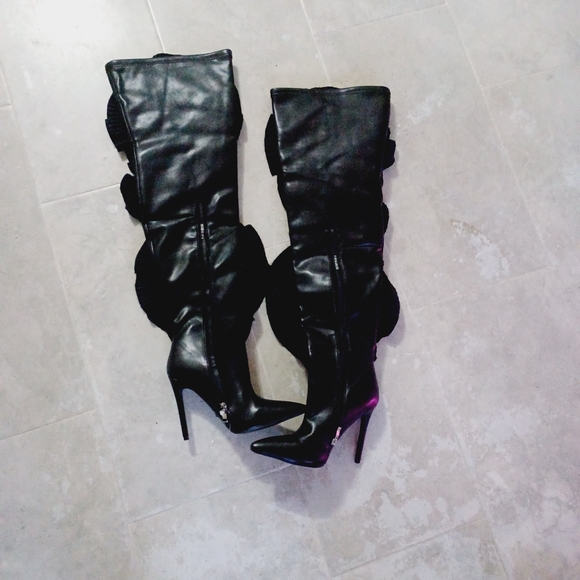 Azalea Wang Chic Black Over-the-Knee Boots with Floral Detail - Picture 5 of 10